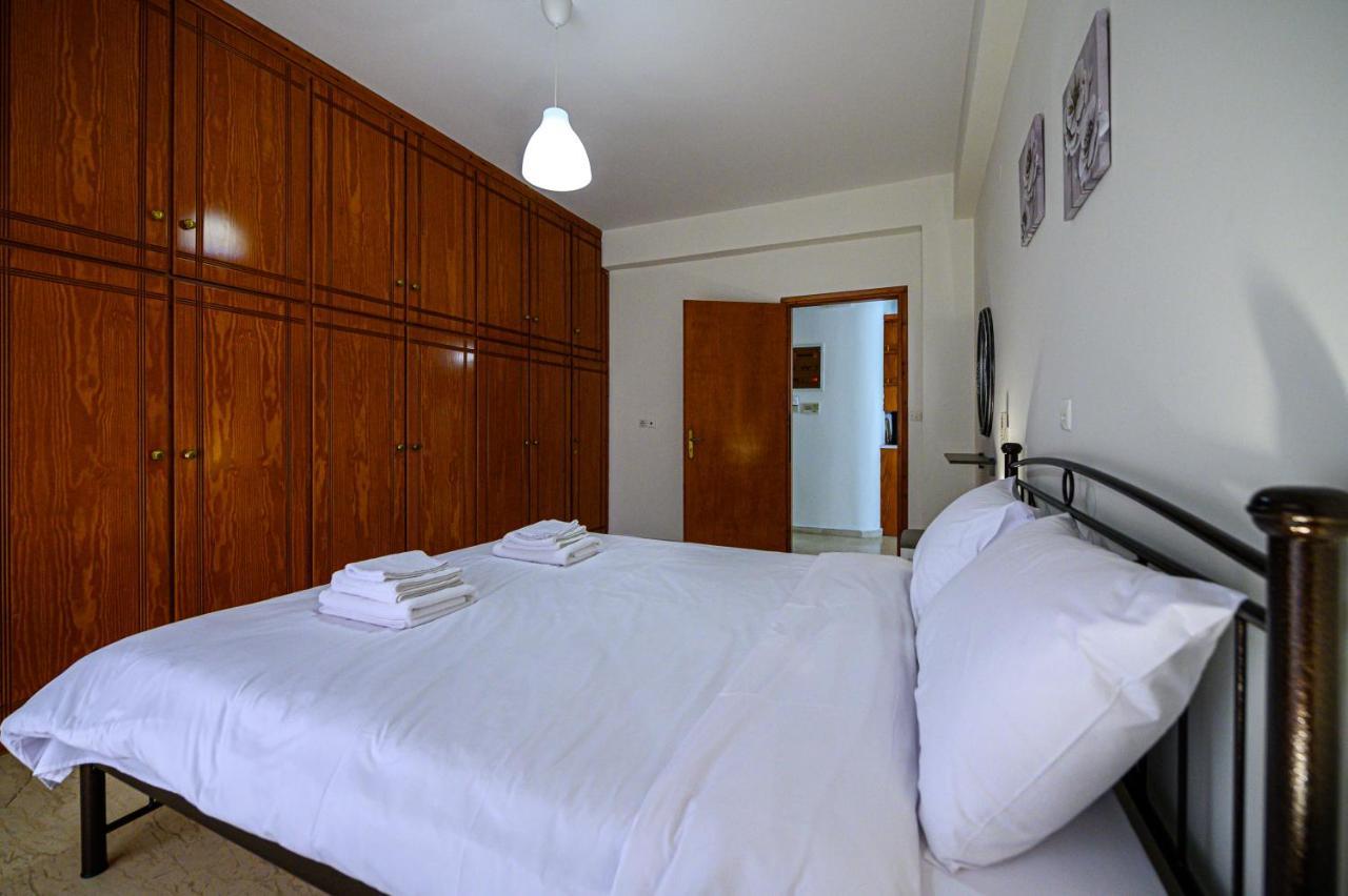 Oliva Apartment カラマタ エクステリア 写真
