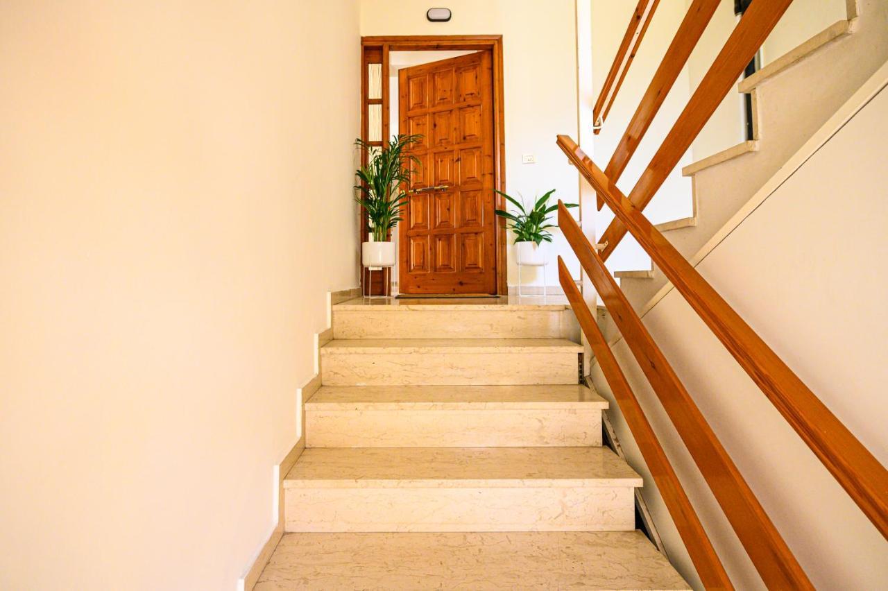 Oliva Apartment カラマタ エクステリア 写真