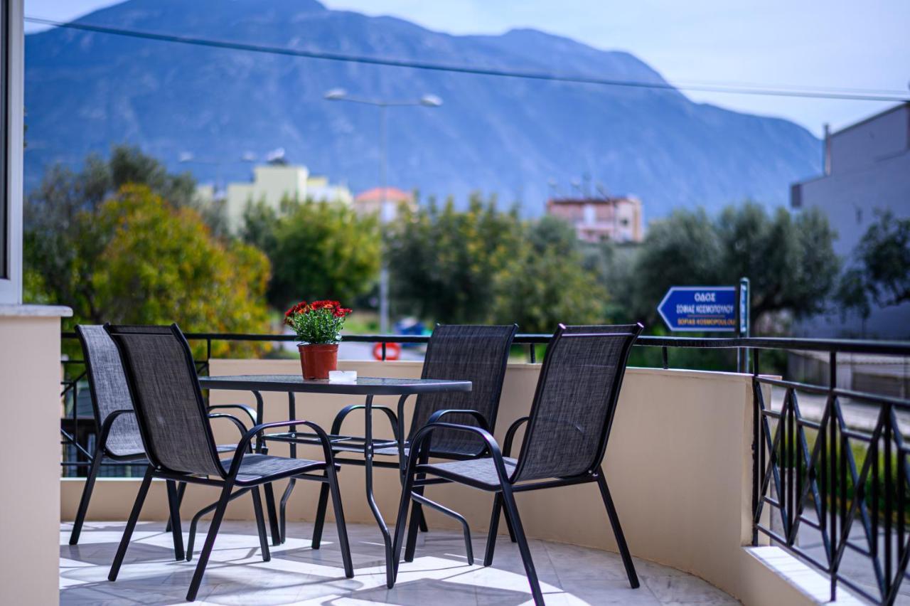 Oliva Apartment カラマタ エクステリア 写真