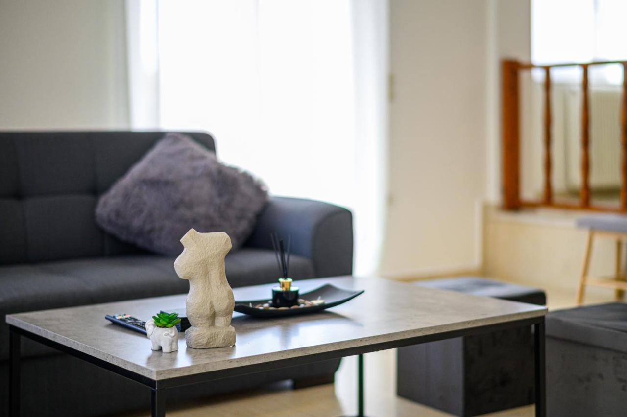Oliva Apartment カラマタ エクステリア 写真